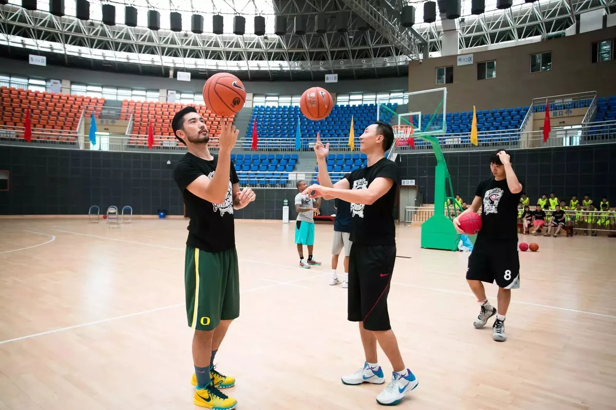 借助线上篮球训练平台在家也能追逐梦想_1
